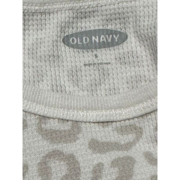 Old Navy Women's Leopard Print Long Sleeve Thermal‎ Top Cream White Size Small - Picture 2 of 9